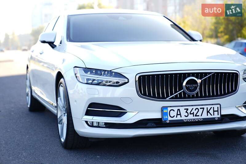 Volvo S90 (2017)
