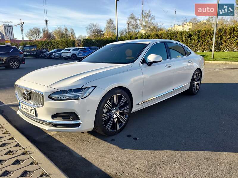Volvo S90 (2022)