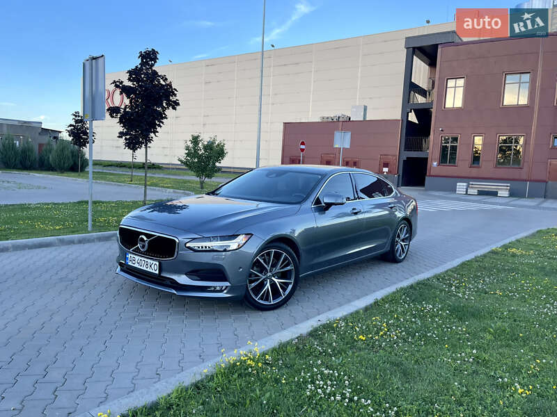 Volvo S90 (2017)