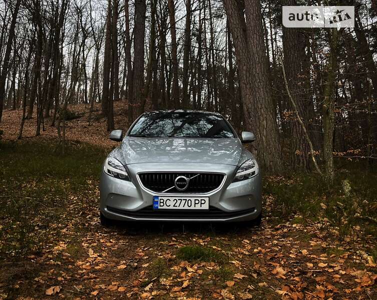 Volvo V40 (2018)