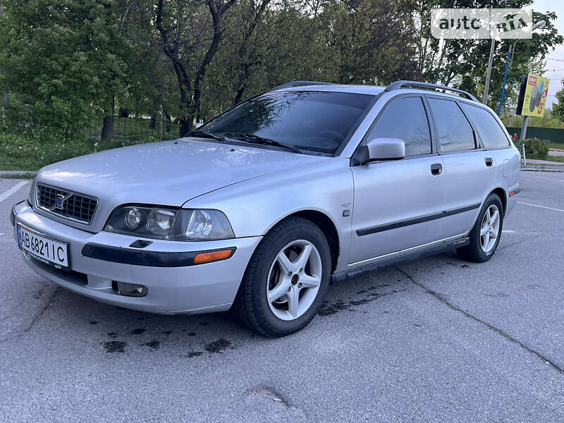 Volvo V40 (2003)
