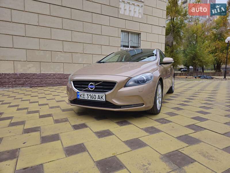 Volvo V40 (2012)