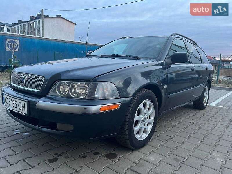 Volvo V40 (2000)