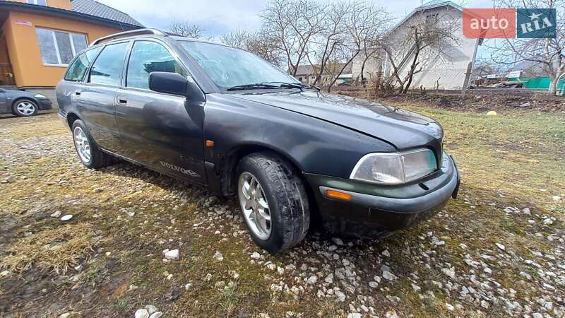 Volvo V40 (1998)