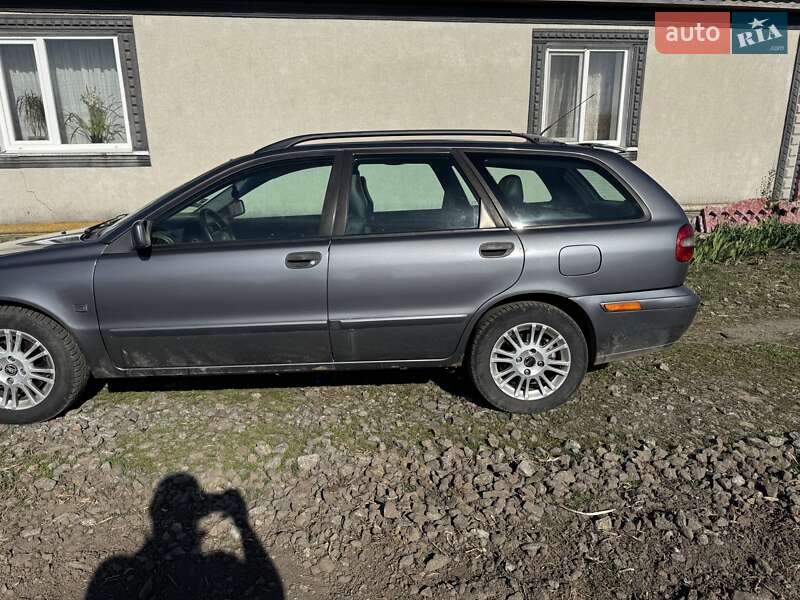 Volvo V40 (2004)