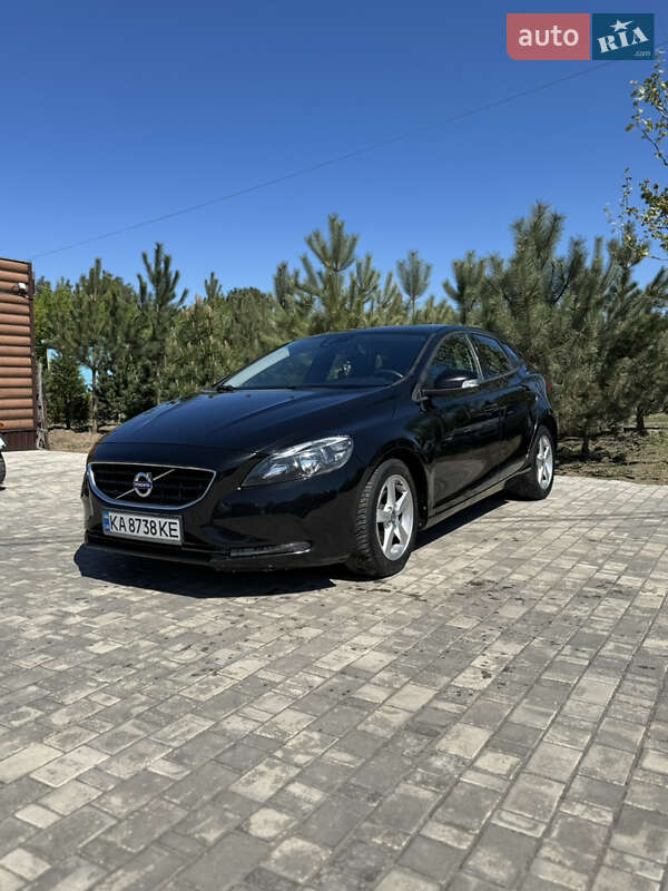 Volvo V40 (2015)