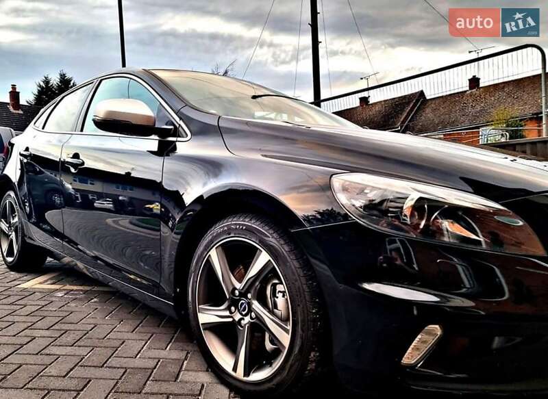Volvo V40 (2015)