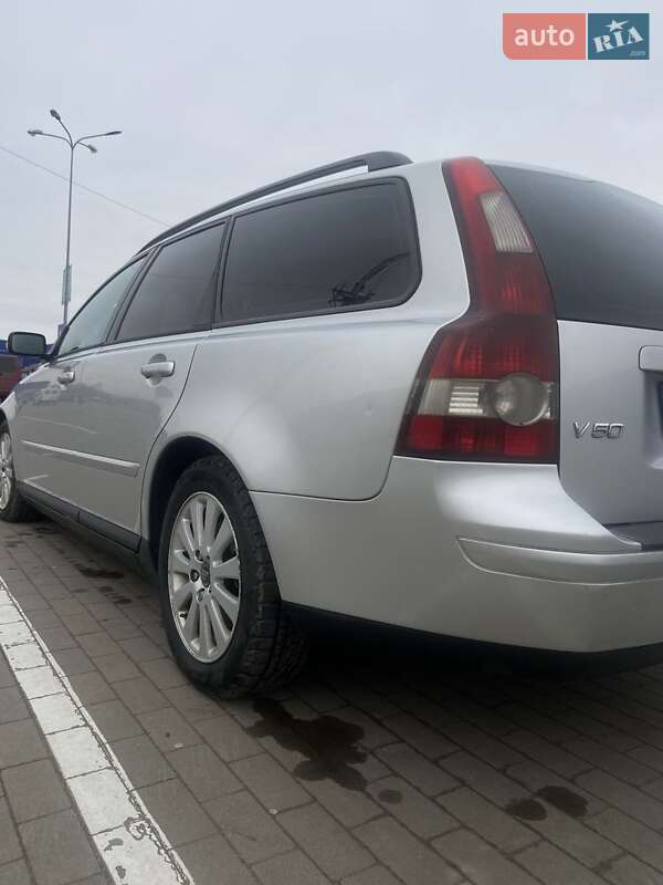Volvo V50 (2004)