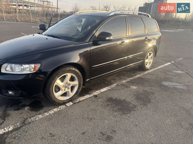 Volvo V50 (2012)