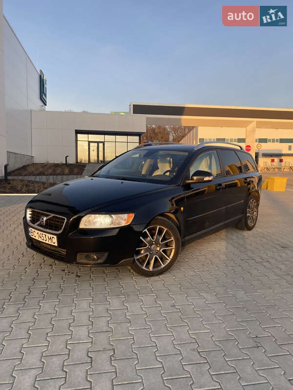 Volvo V50 (2010)
