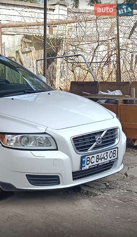 Volvo V50 (2009)