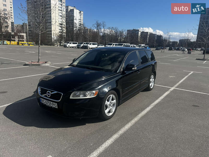 Volvo V50 (2010)