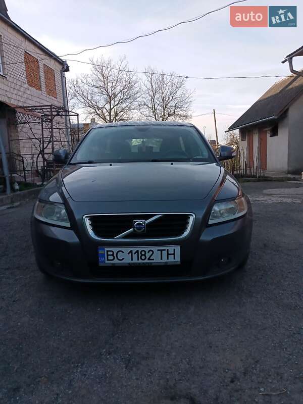 Volvo V50 (2009)