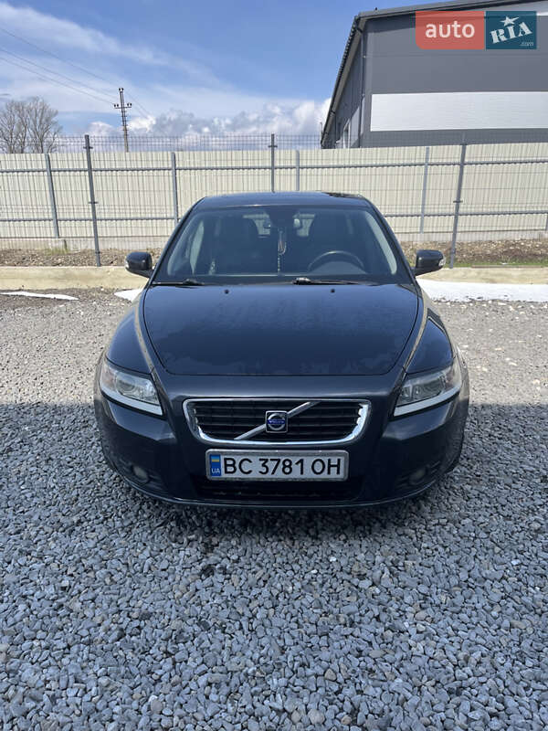 Volvo V50 (2009)
