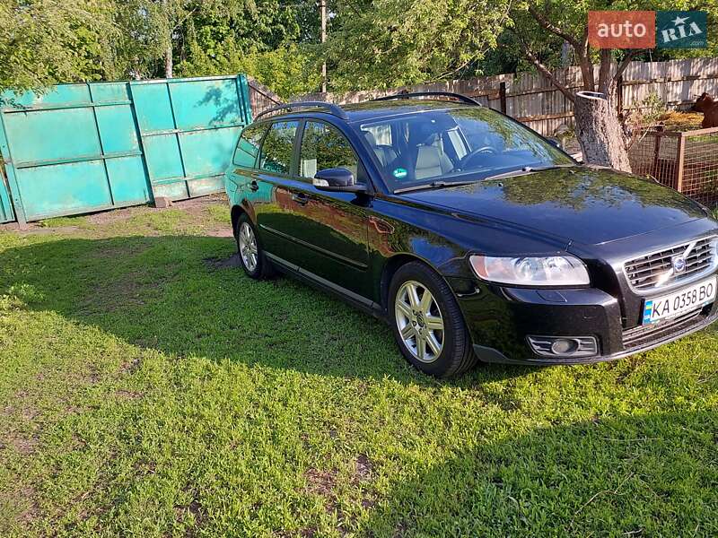 Volvo V50 (2008)