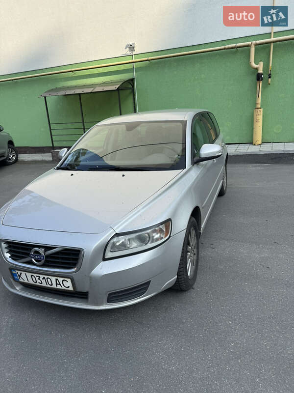 Volvo V50 (2010)