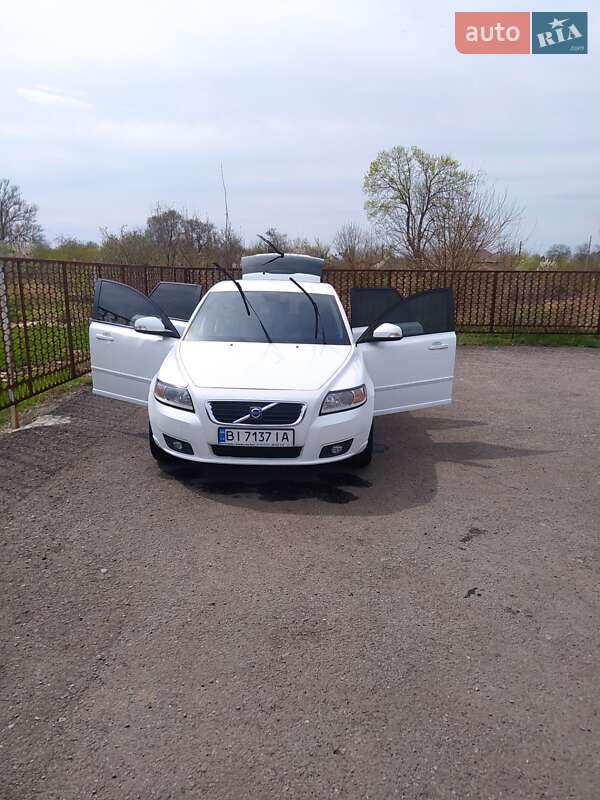 Volvo V50 (2012)