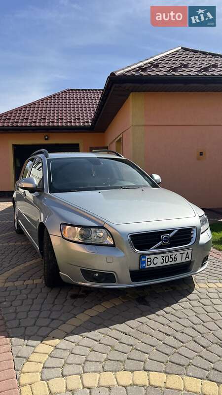 Volvo V50 (2009)