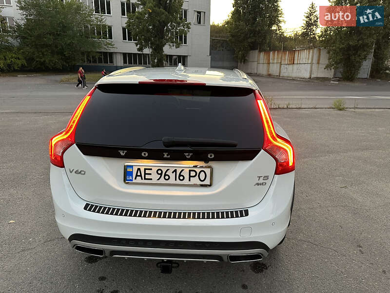 Volvo V60 (2015)