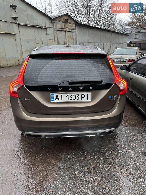 Volvo V60 (2015)