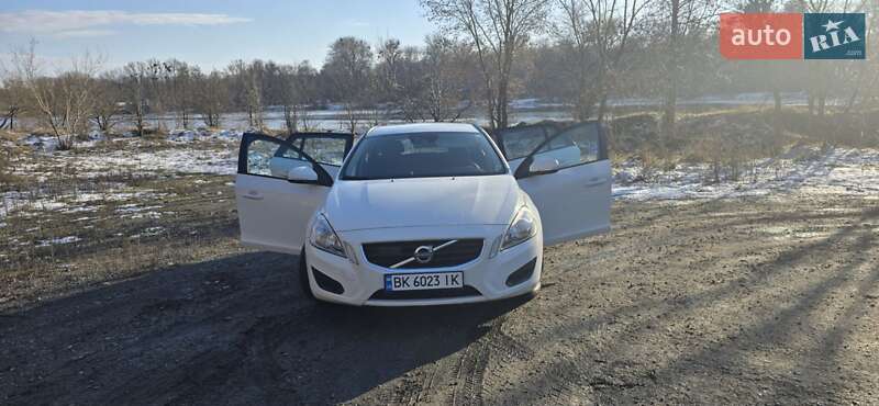 Volvo V60 (2011)