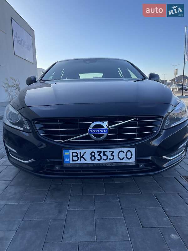 Volvo V60 (2015)