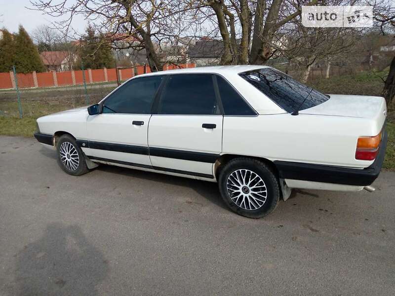 Audi 100 (1989)