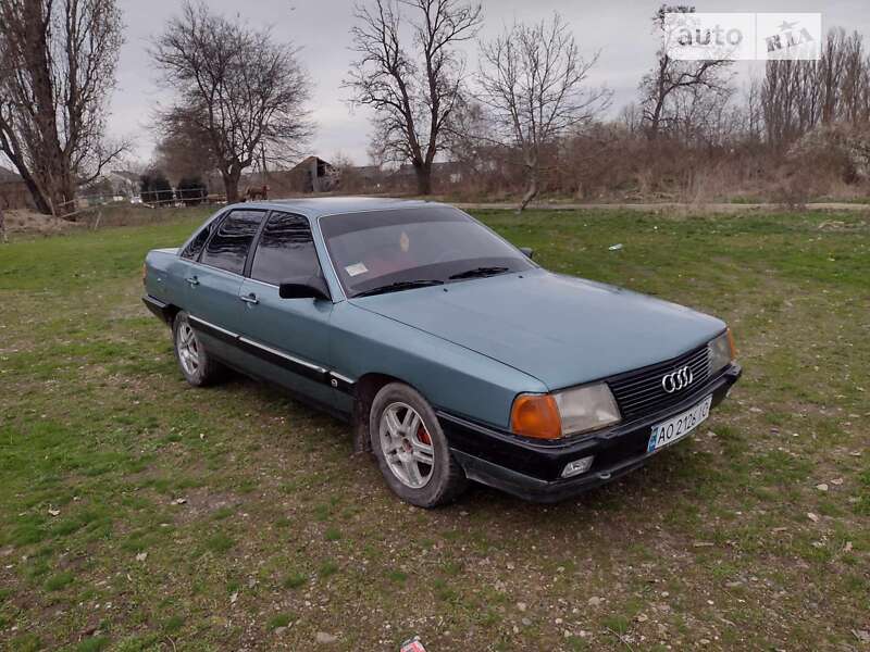Audi 100 (1986)