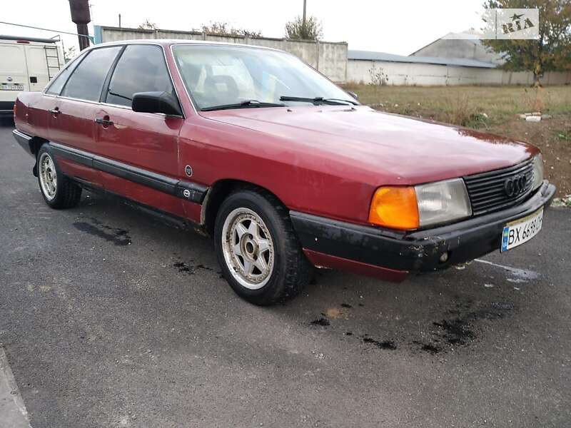 Audi 100 (1985)