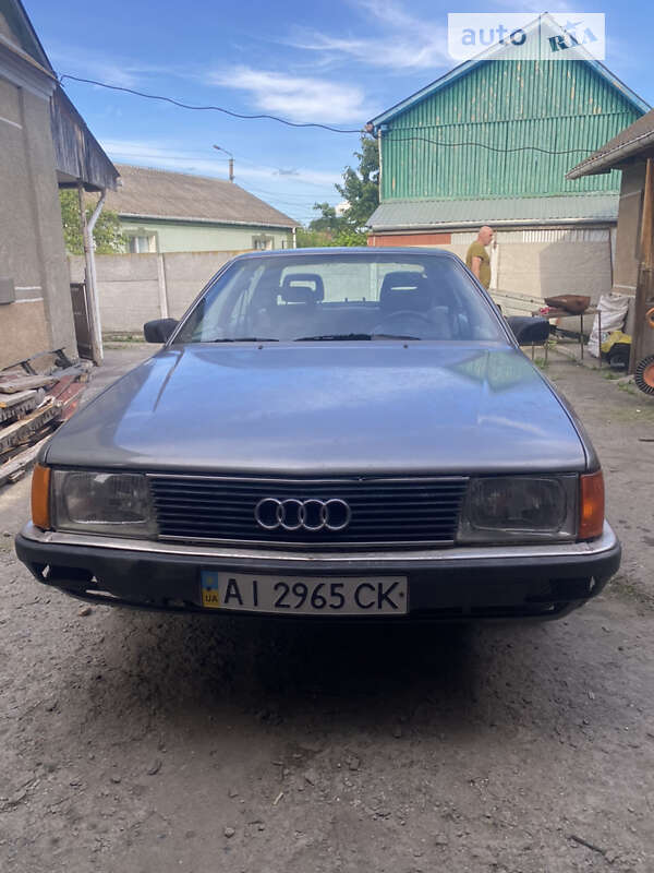 Audi 100 (1985)