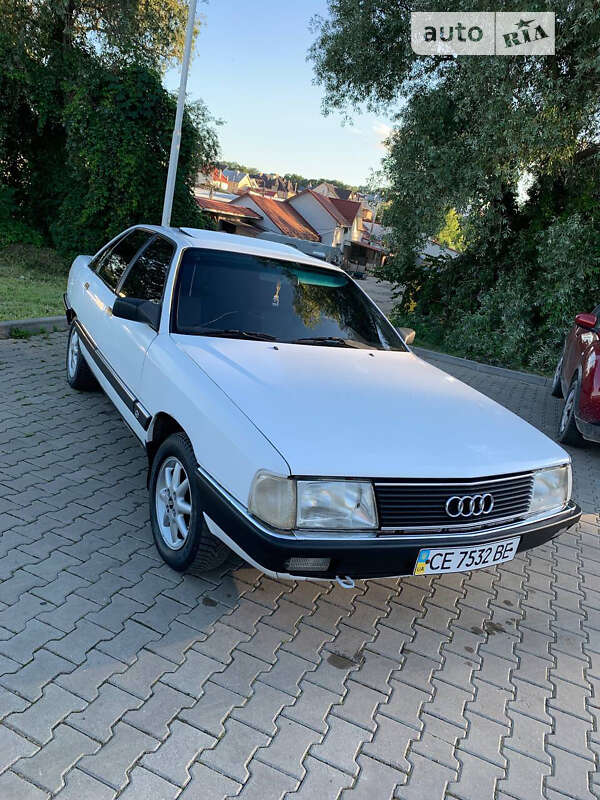 Audi 100 (1985)