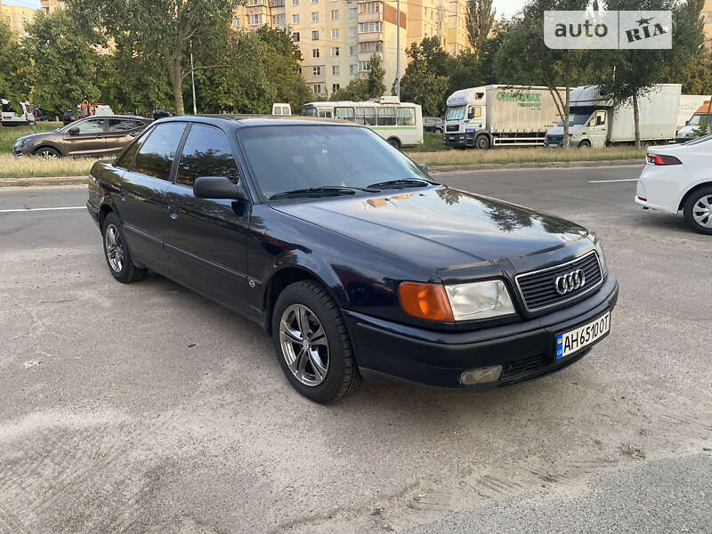 Audi 100 (1992)