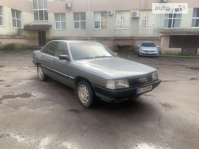 Audi 100 (1986)