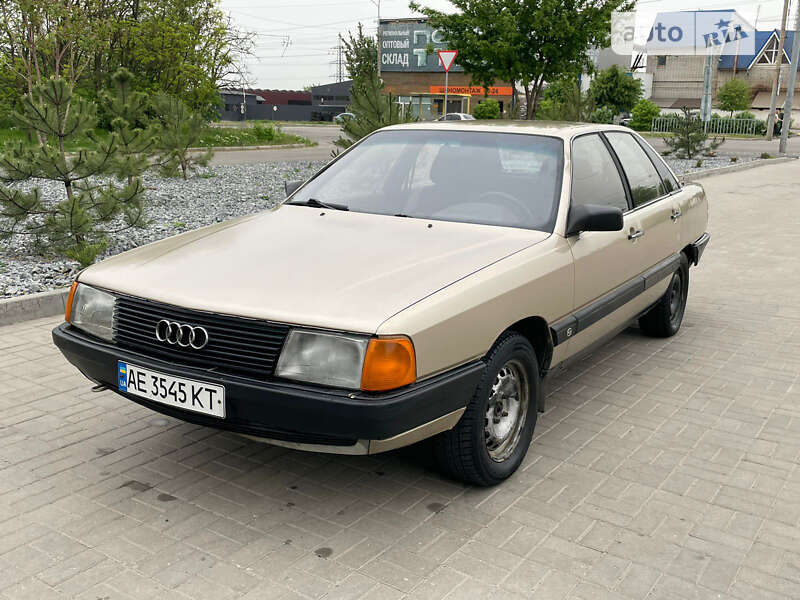 Audi 100 (1986)