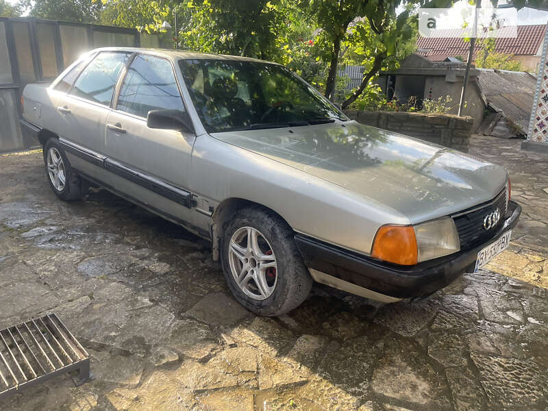 Audi 100 (1987)