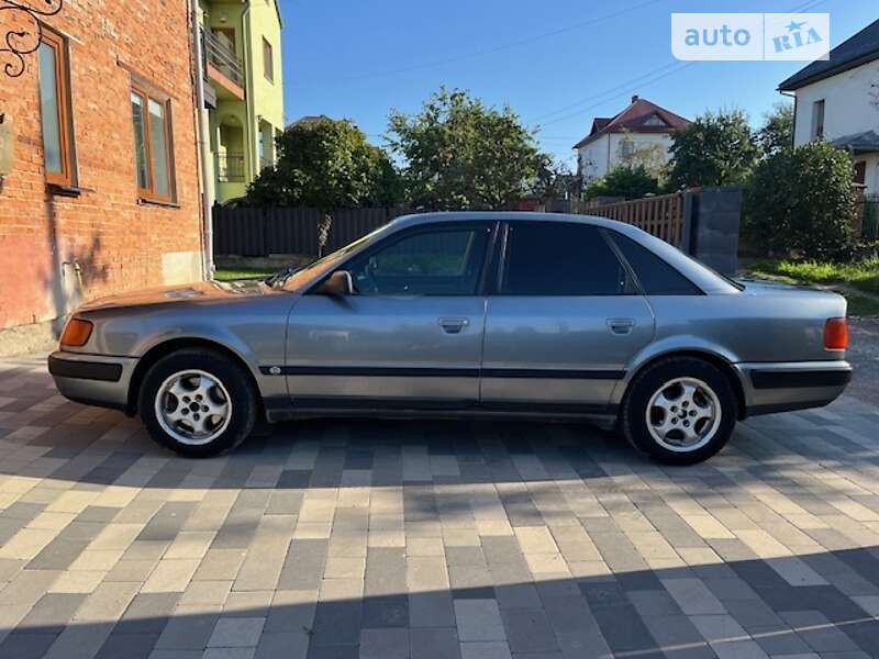 Audi 100 (1992)
