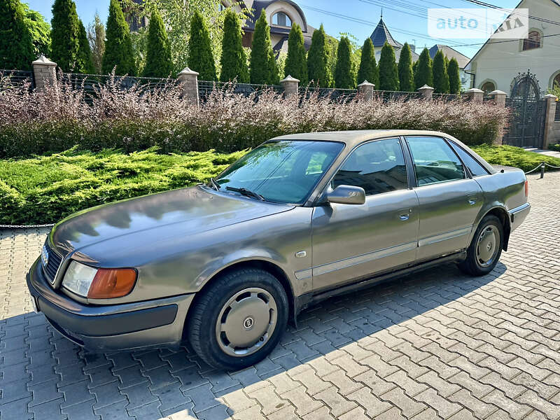 Audi 100 (1992)