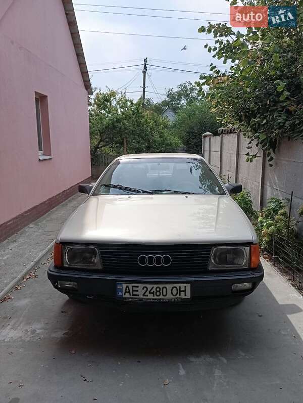 Audi 100 (1988)