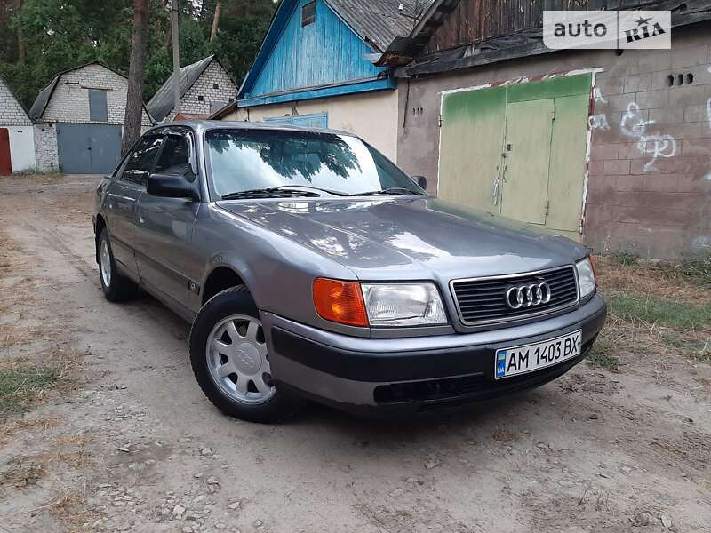 Audi 100 (1992)