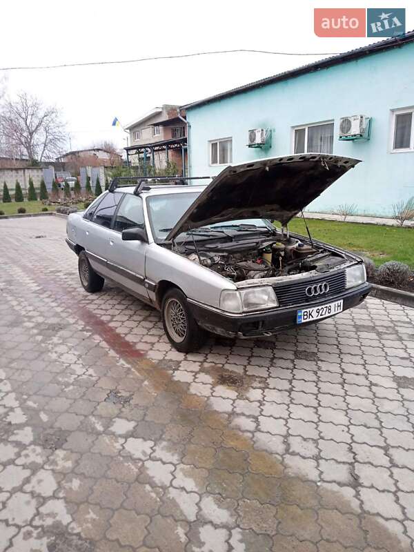 Audi 100 (1990)