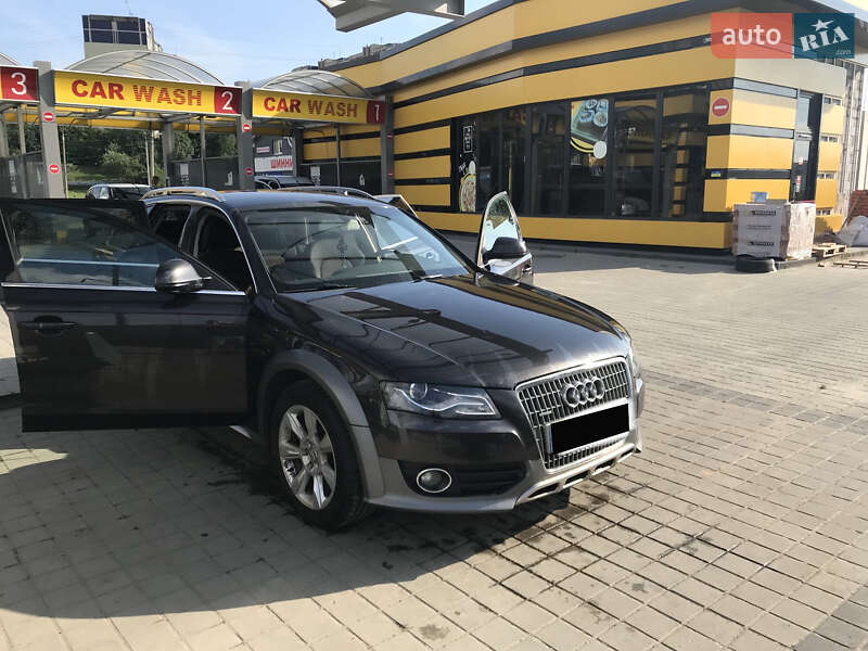 Audi A4 allroad (2010)