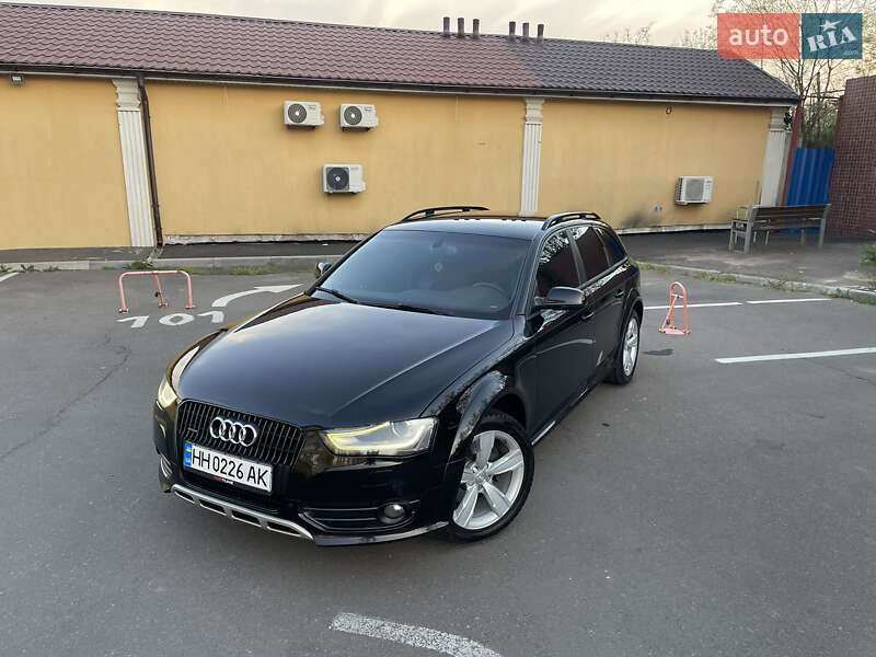 Audi A4 allroad (2010)