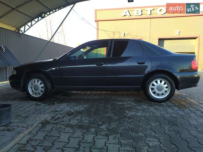 Audi A4 (2000)