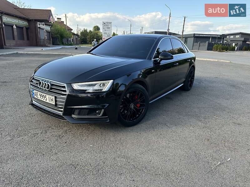 Audi A4 (2017)
