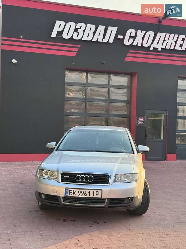 Audi A4 (2003)