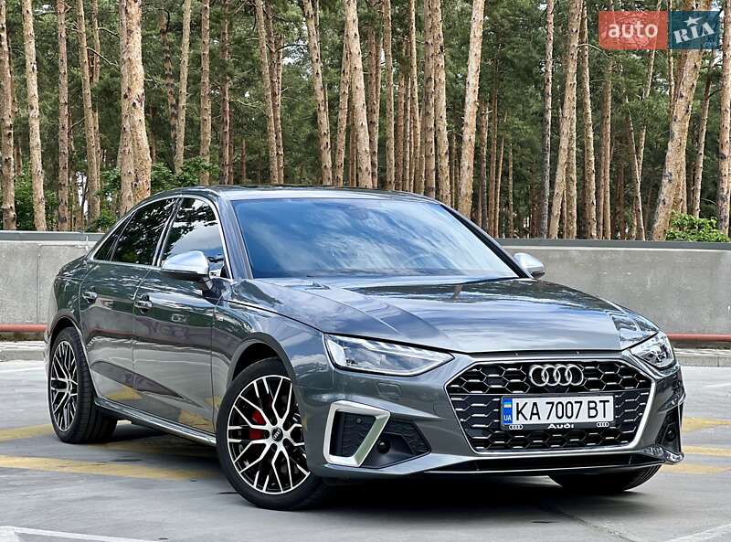 Audi A4 (2020)