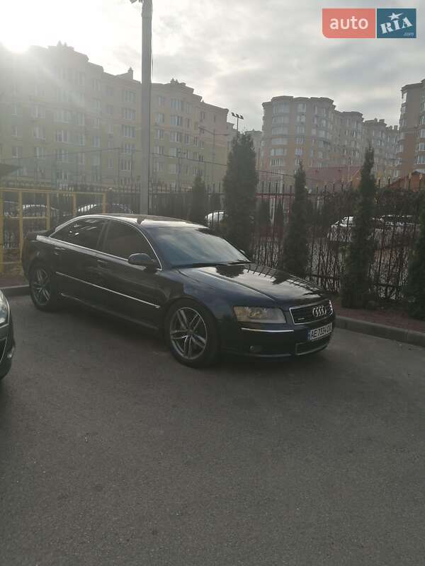 Audi A8 (2005)
