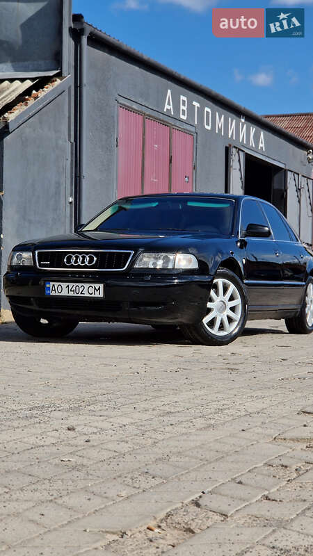 Audi A8 (1995)