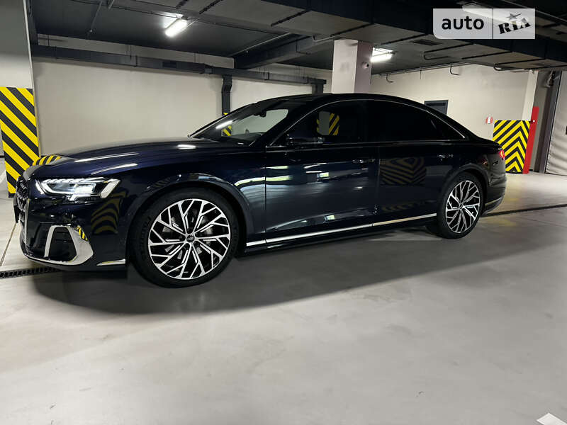 Audi A8 (2023)