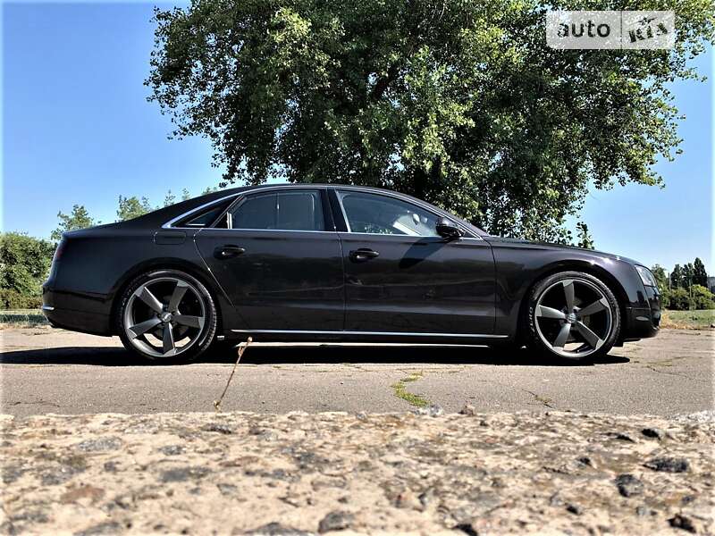 Audi A8 (2012)